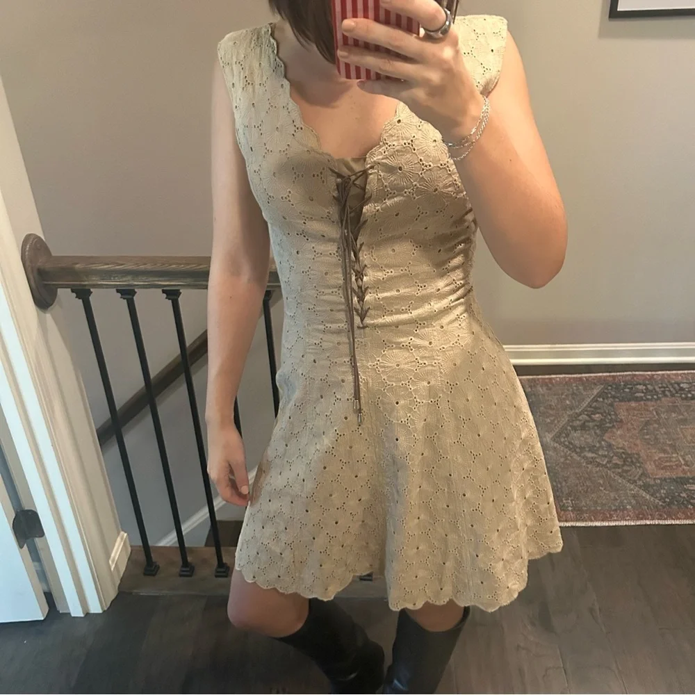 Guess Cream Eyelet Embroidered Lace-Up Dress Size 4 Feminine Chic - Picture 3 of 9